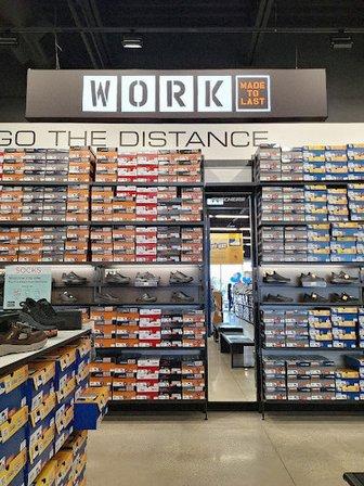 SKECHERS Warehouse Outlet