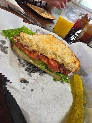 LolliPops Cafe & Bakery at Nature Coast Inn