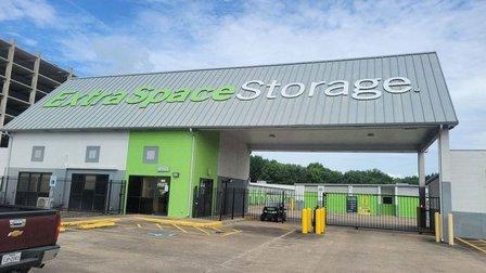 Extra Space Storage