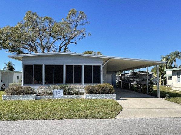The Winds of St. Armands North