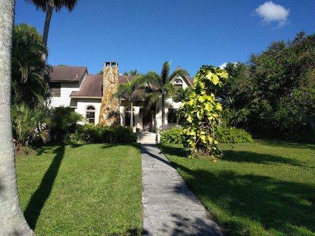 Casey Key Beach & Tennis Resort