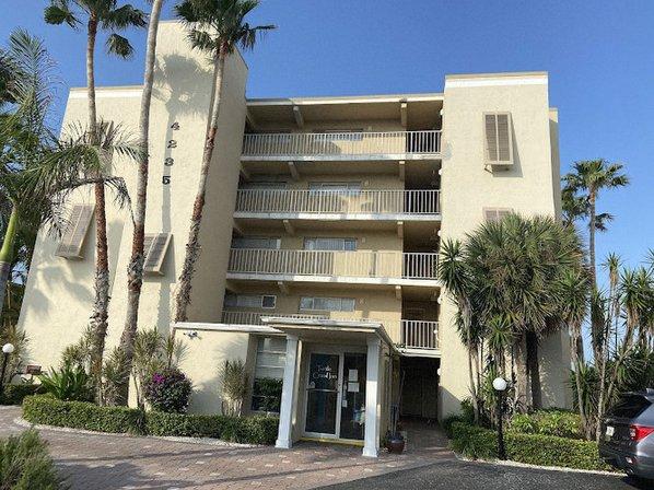 Turtle Crawl Inn Resort