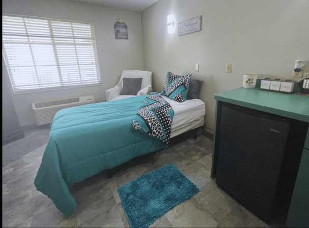 The Meadows of Sarasota Senior Living (We accept Medicaid)