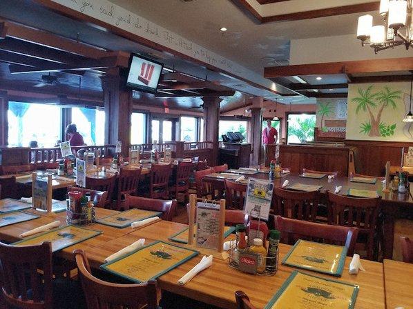 Tarpon Turtle Waterfront Grill & Marina