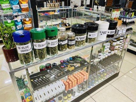 MEGA SMOKE SHOP