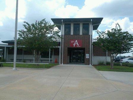 Chain of Lakes Elementary School