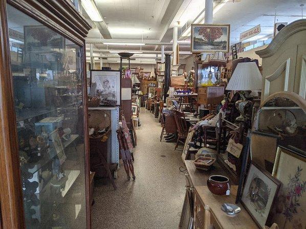 Lanier's Historic Downtown Marketplace