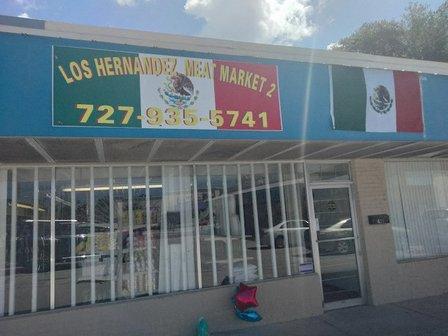 Los Hernández market 2