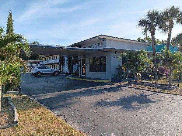Budget Inn East