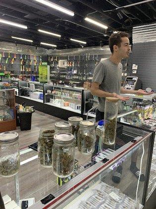 SMOKE AND LIQUOR SHOP