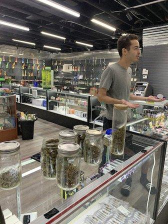SMOKE AND LIQUOR SHOP