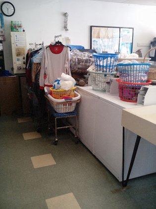 Spring Hill Laundromat & Cleaners