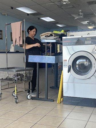 BLV Coin Laundry Simpson Rd