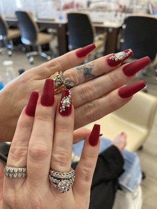 Advance Nails & Spa