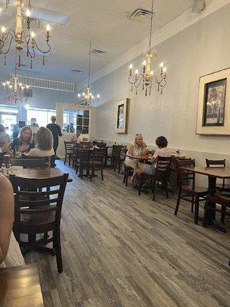 Upper Crust Cafe & Bakery