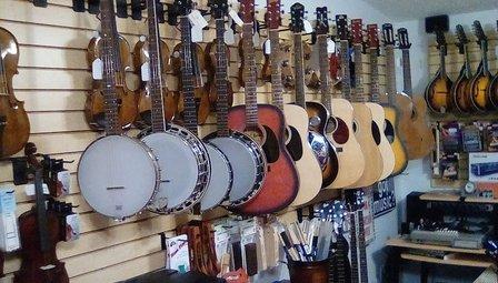 Strum Hollow Music