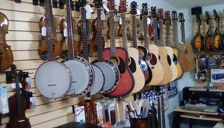 Strum Hollow Music