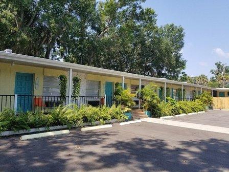 Bayview Grand Motel