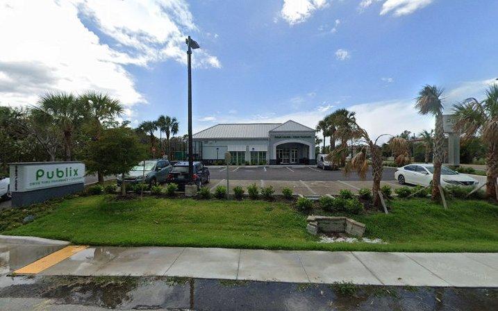 Publix Liquors at Holmes Beach