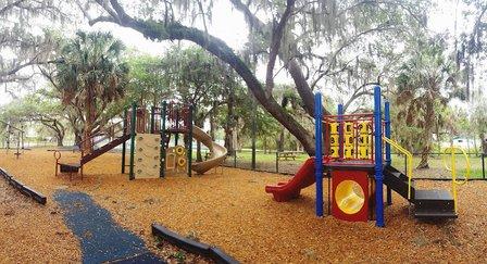 Colonial Oaks Park