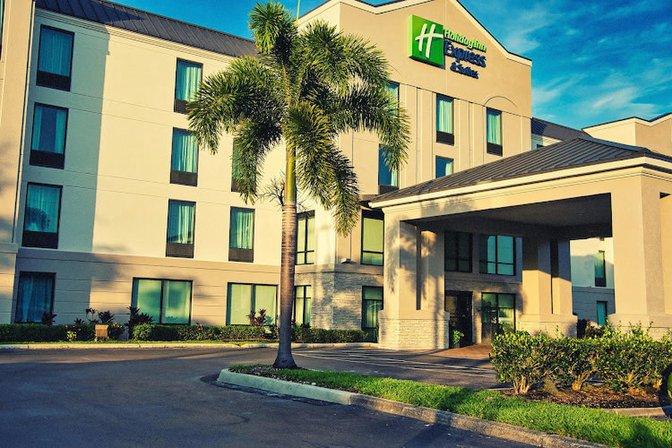 Holiday Inn Express & Suites Tampa Northwest-Oldsmar by IHG