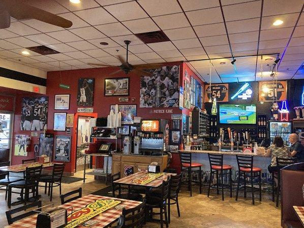 Joey D's Chicago Style Eatery & Pizzeria