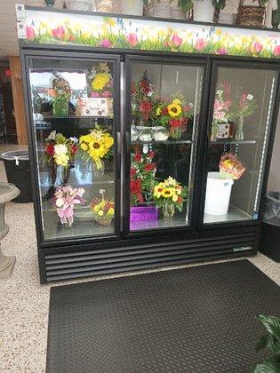 Doss Flowers & Gifts (Event Florist / Appointment Only)
