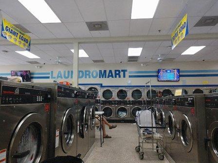 Laundromart of Four Corners