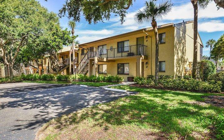 Bay Club Apartment Homes