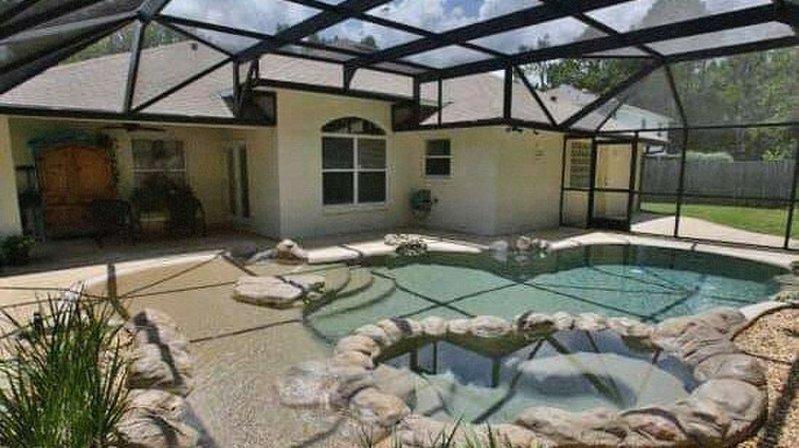 Poolside Spas and Pools