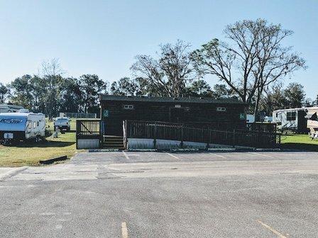 Wandering Oaks RV Park