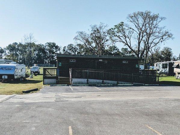 Wandering Oaks RV Park