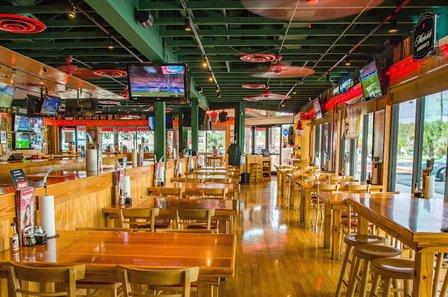 WingHouse Bar & Grill