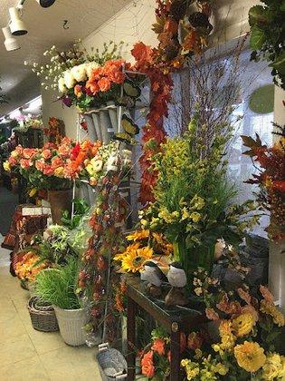 Skip's Florist and Christmas House