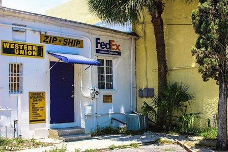 Tarpon Springs Zip N Ship