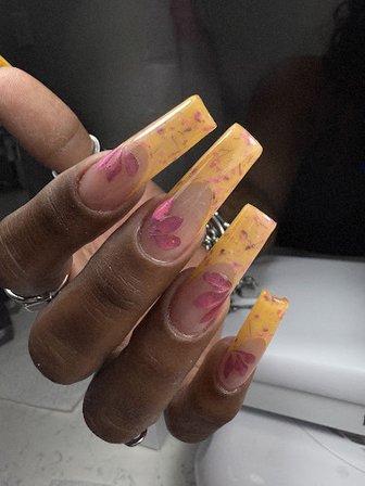Yaya Nails