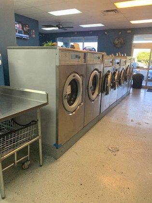 Joe’s Bayshore Coin Laundry