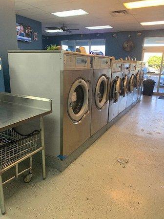 Joe’s Bayshore Coin Laundry