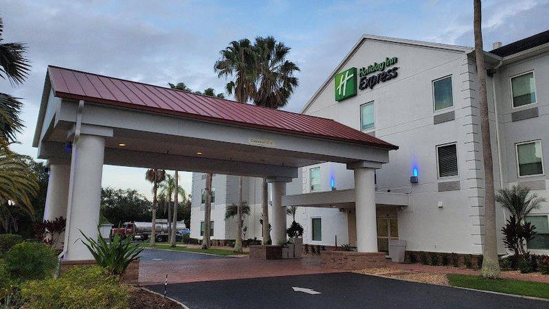 Holiday Inn Express & Suites Port Charlotte, an IHG Hotel