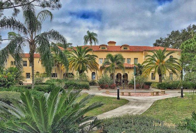 Seagate, Powel Crosley Estate