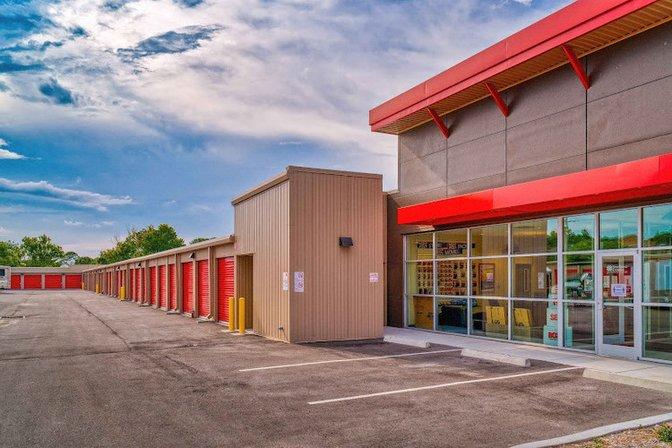StorQuest Express - Self Service Storage