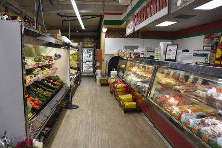 Los Laureles Supermarket
