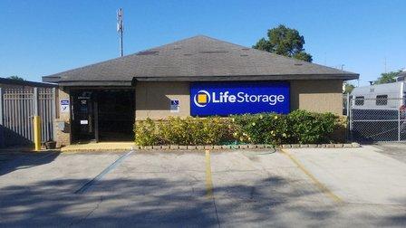 Extra Space Storage