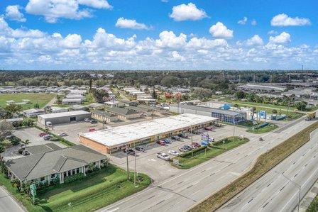 Lake Plaza Storage