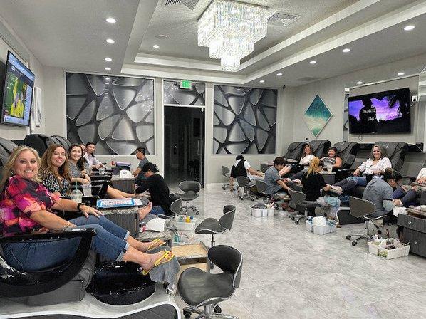 LUCKY NAILS and Spa