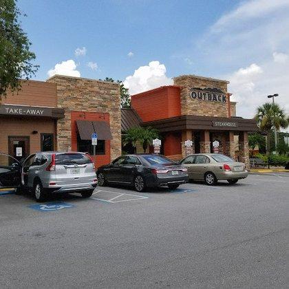Twin Lakes Plaza