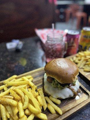 Opita Burgers & Grill