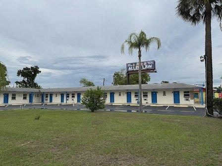 Holiday Motel