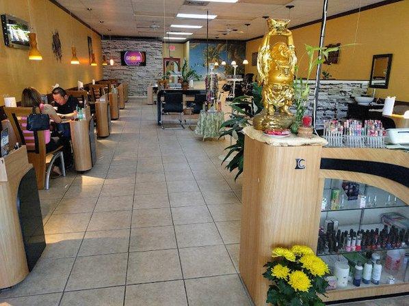 La Nails & Spa