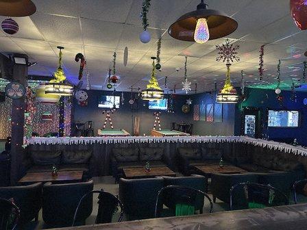 CJ Vapes & Lounge